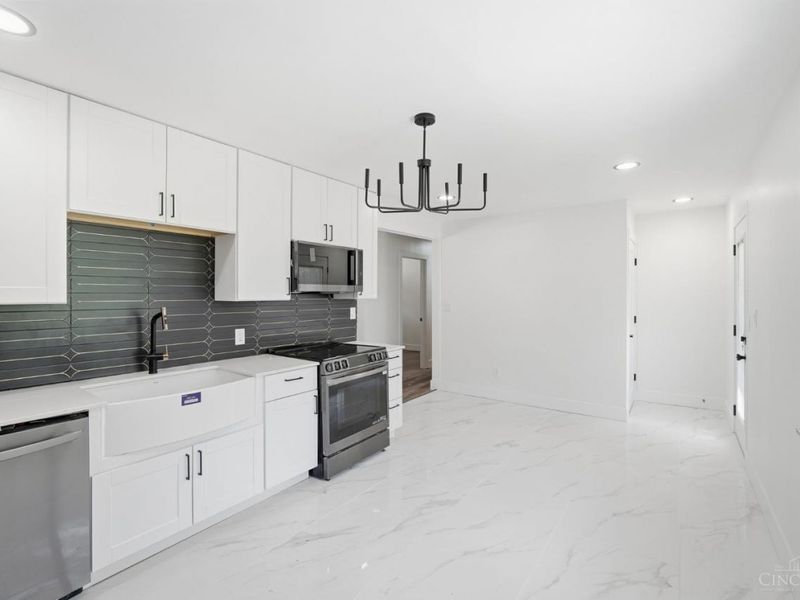 5695 Antoninus Drive, Green Township, OH 45238 Photo 10