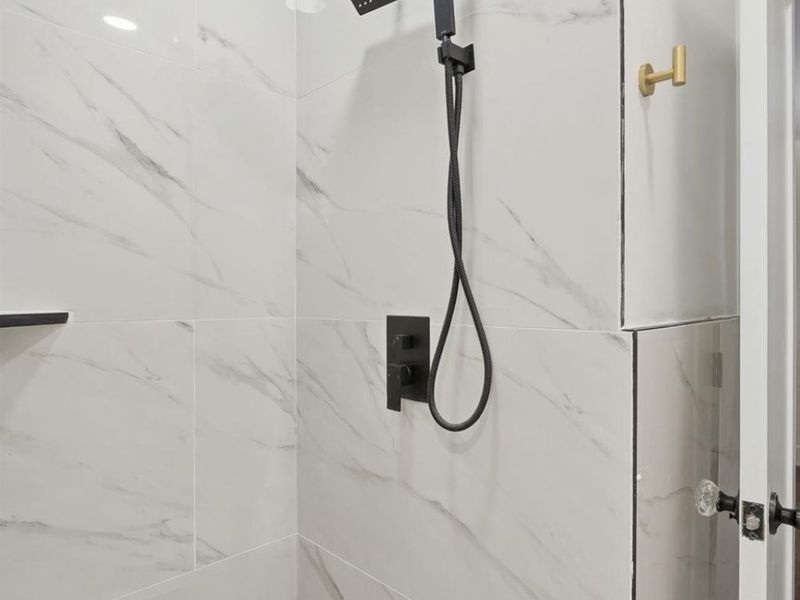 5695 Antoninus Drive, Green Township, OH 45238 Photo 17