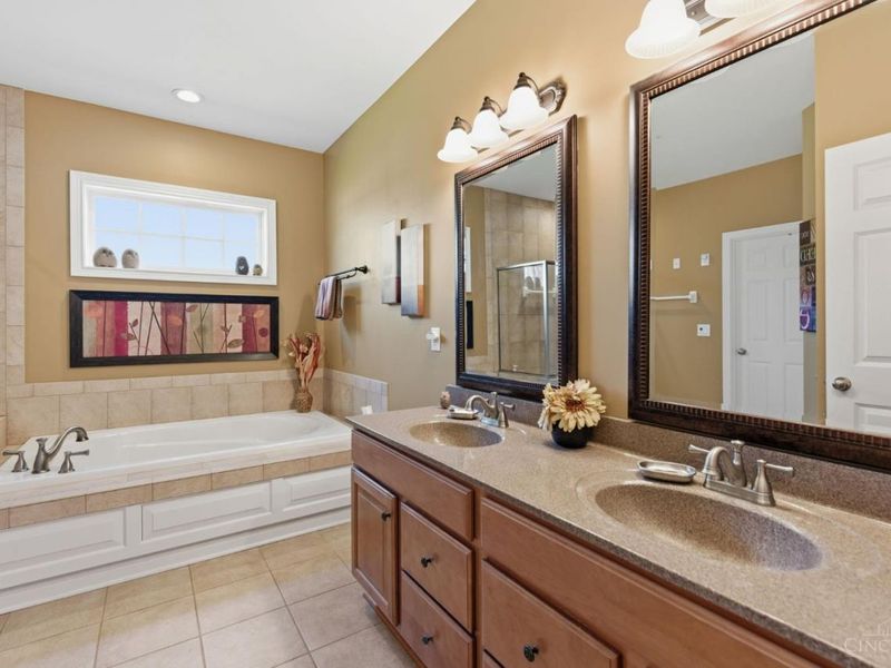 7452 Overglen Drive, West Chester, OH 45069 Photo 24