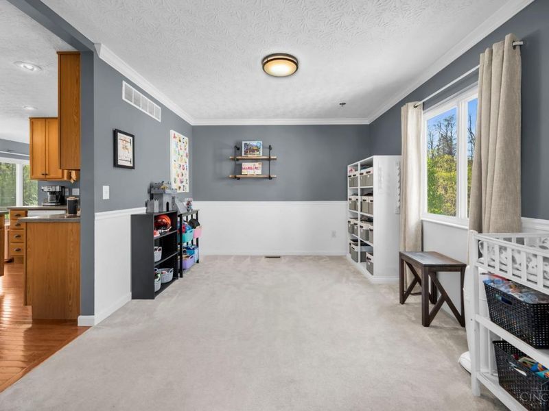 4817 Kleeman Green Drive, Cincinnati, OH 45211 Photo 10