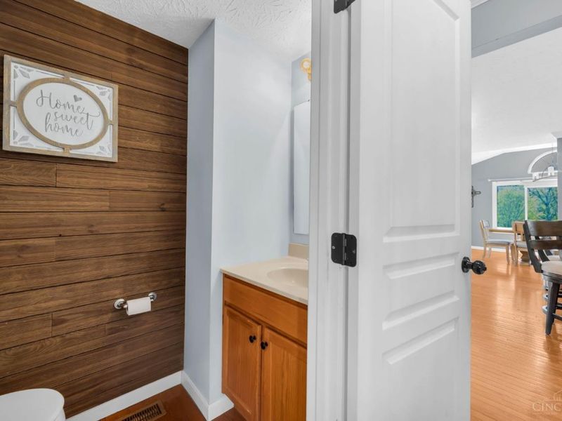 4817 Kleeman Green Drive, Cincinnati, OH 45211 Photo 20