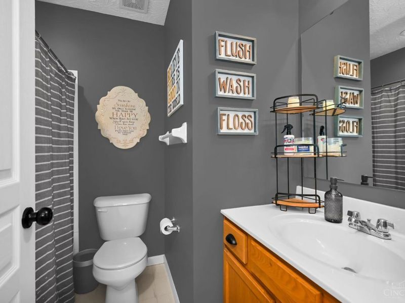 4817 Kleeman Green Drive, Cincinnati, OH 45211 Photo 34