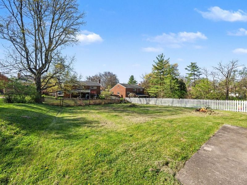 5805 Childs Avenue, Green Township, OH 45248 Photo 14