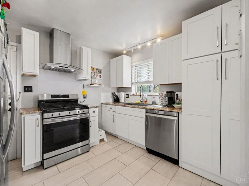 5805 Childs Avenue, Green Township, OH 45248 Photo 4