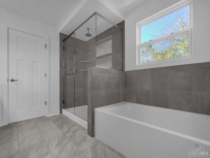 8705 Quietwood Lane, Miami Twp, OH 45002 Photo 25