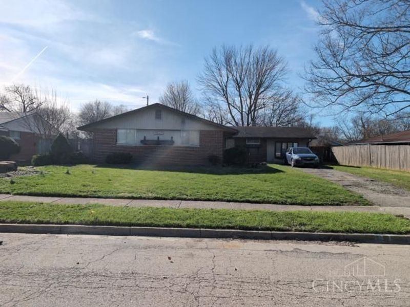 321 E Eppington Drive, Dayton, OH 45426 Photo 1