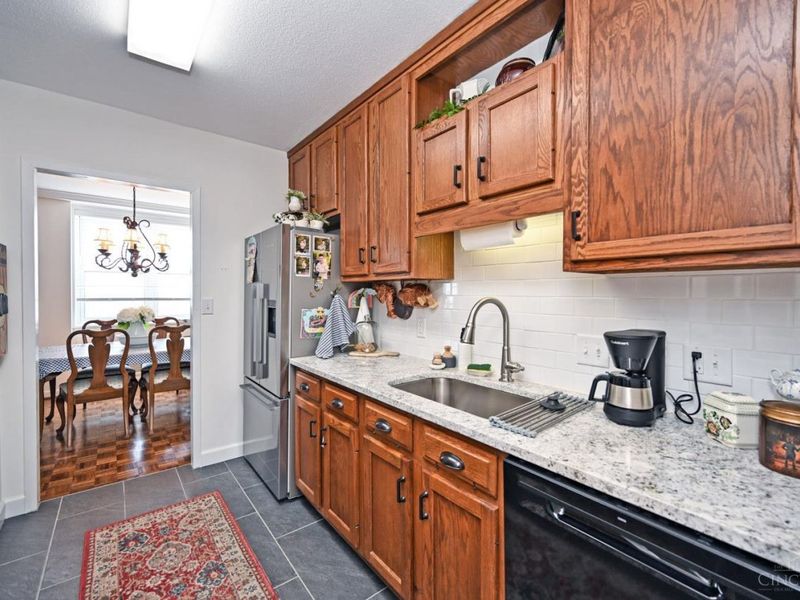 2444 Madison Road, Unit 1811, Cincinnati, OH 45208 Photo 18