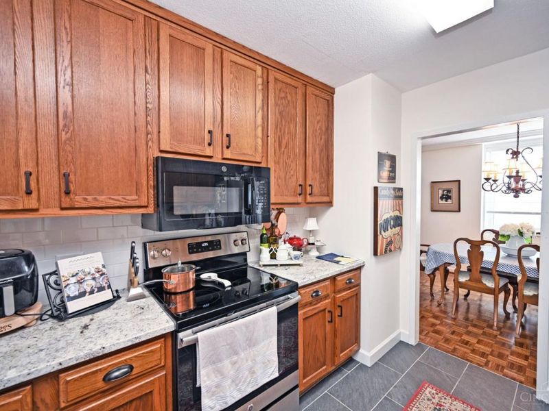 2444 Madison Road, Unit 1811, Cincinnati, OH 45208 Photo 19