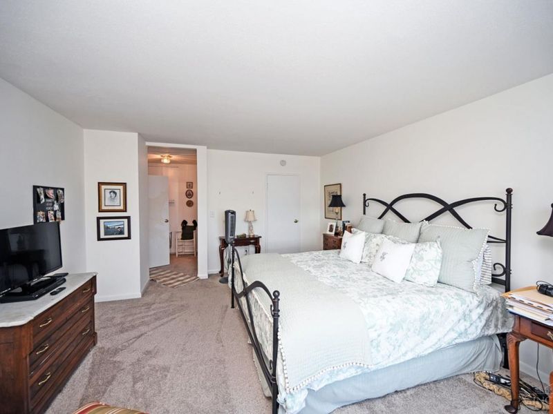 2444 Madison Road, Unit 1811, Cincinnati, OH 45208 Photo 24