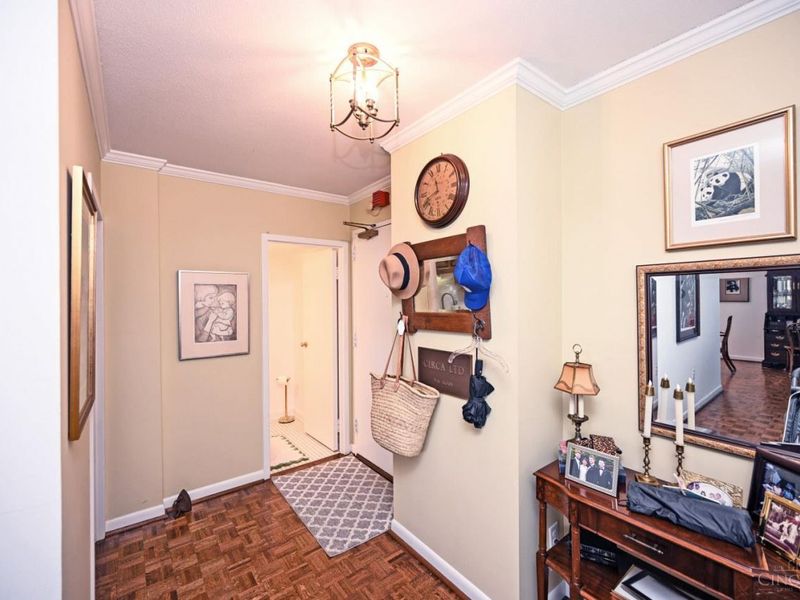 2444 Madison Road, Unit 1811, Cincinnati, OH 45208 Photo 8