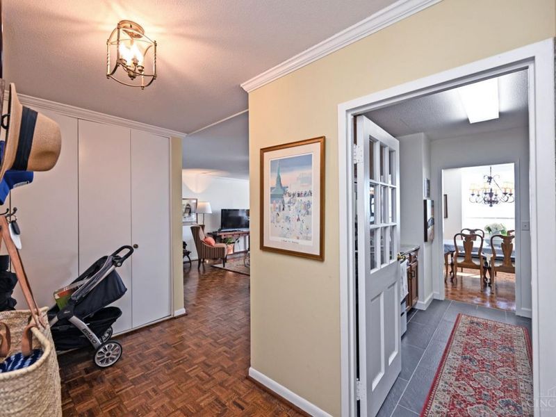 2444 Madison Road, Unit 1811, Cincinnati, OH 45208 Photo 9