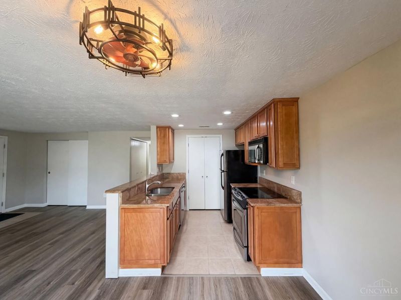 503 Glencoe Court, Mason, OH 45040 Photo 2