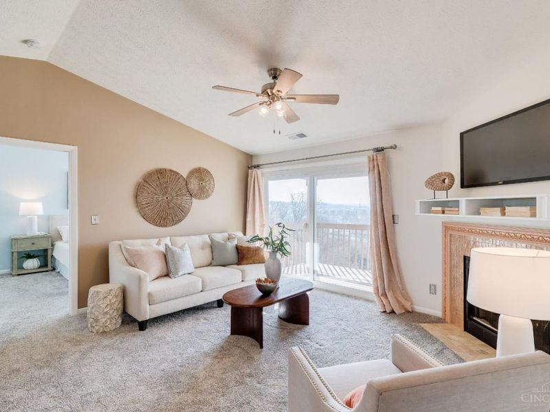 8945 Eagleview Drive, Unit 10, West Chester, OH 45069 Photo 2