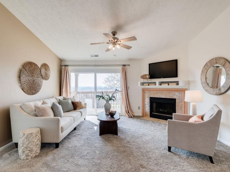 8945 Eagleview Drive, Unit 10, West Chester, OH 45069 Photo 3