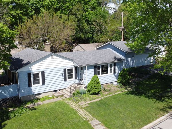 916 S 6th Avenue , St. Charles, IL 60174