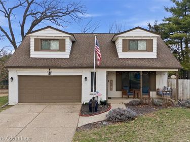 8610 Buffalo Drive, Commerce Twp, MI 48382