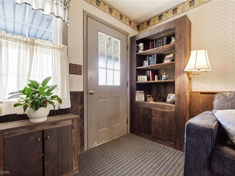 6792 Glenview Road , Mayfield Village, OH 44143 Photo 3