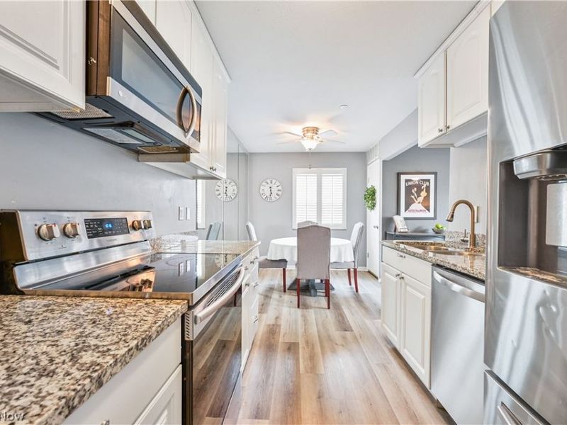 2885 Pease Drive, Unit 127, Rocky River, OH 44116 Photo 9