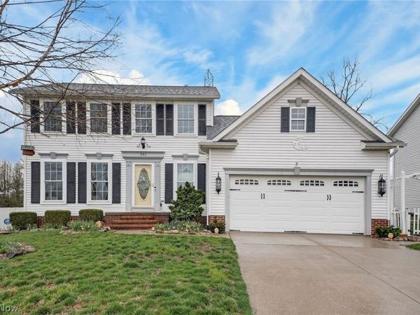 551 Picadilly Circle , Akron, OH 44319