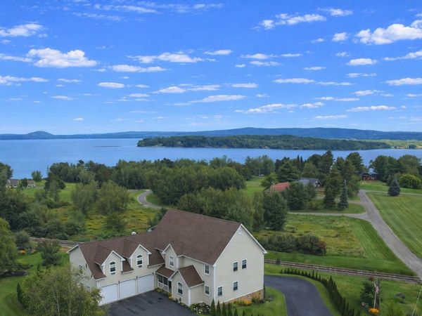 29 Campbell Road, Newport City, VT 05855