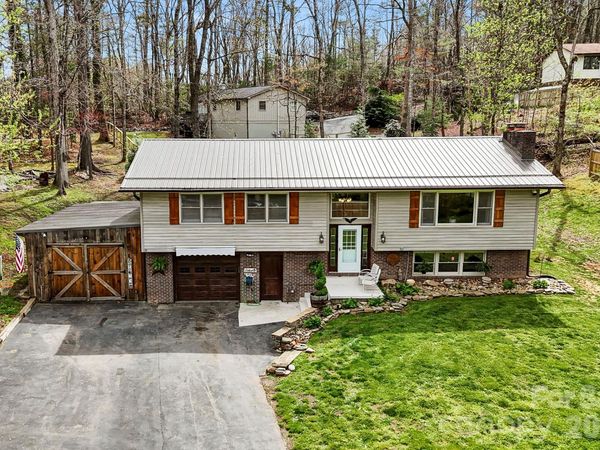 150 Timberlane Drive , Etowah, NC 28729