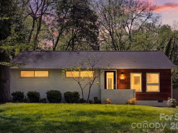 820 Manhasset Road, Charlotte, NC 28209