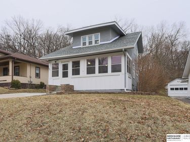 111 Locust Lodge Avenue, Council Bluffs, IA 51503