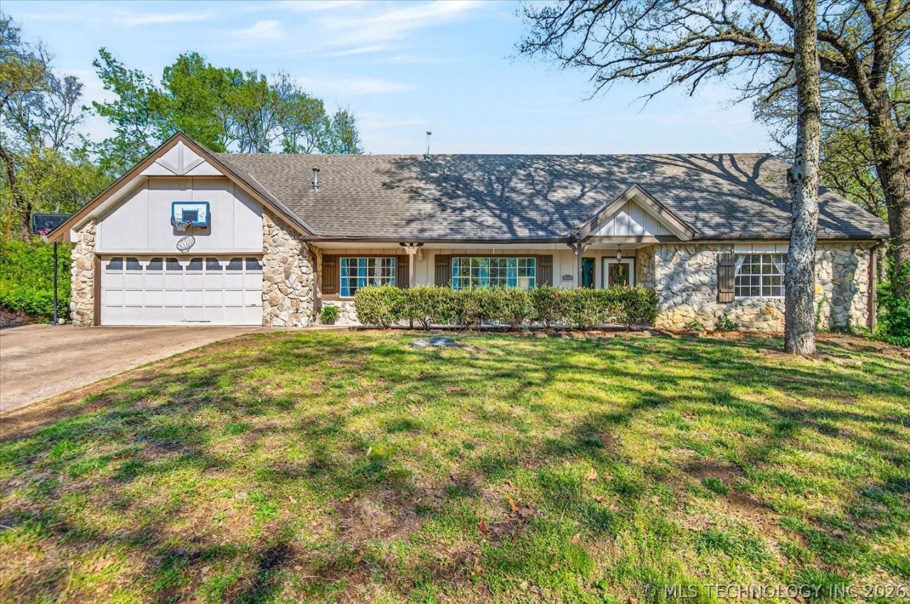 2111 Neptune Court, Bartlesville, OK 74006 Main Photo