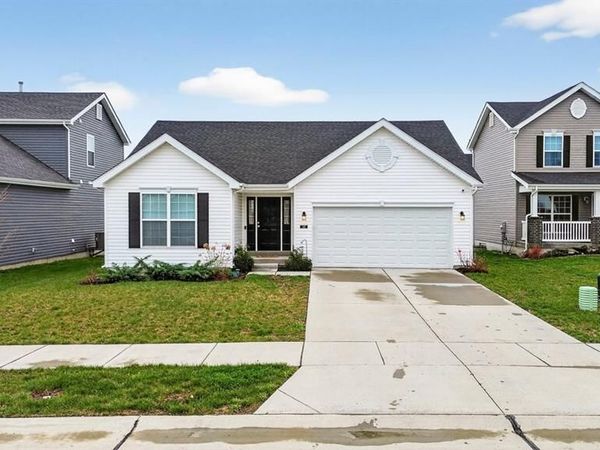 841 Palisades Circle, St Charles, MO 63301