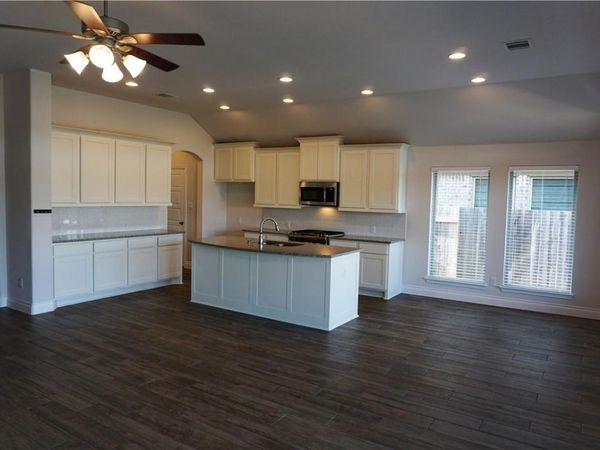 317 La Grotta LN, Georgetown, TX 78628