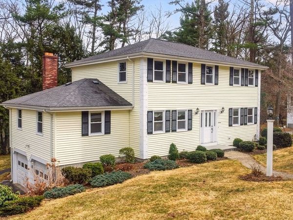 16 Eastmount Road, Medfield, MA 02052