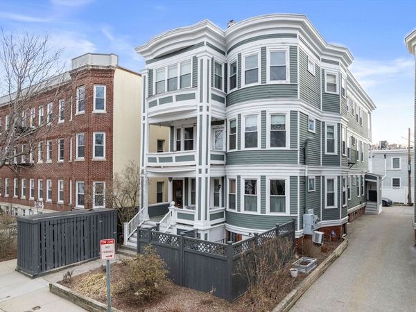 122 Trowbridge, Unit 1R, Cambridge, MA 02138