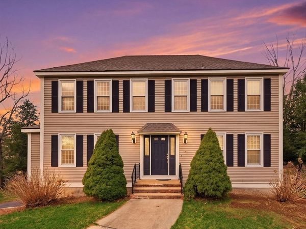 157 Rolling Meadow Dr, Holliston, MA 01746