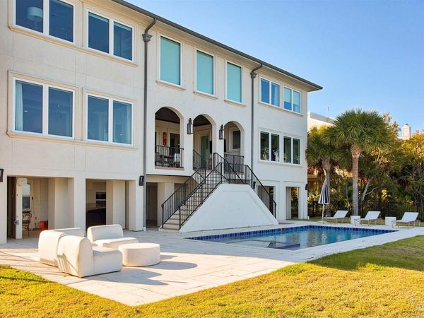 525 Deer Point Dr, Gulf Breeze, FL 32561