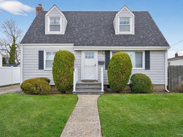 23 S Elm Street, Hicksville, NY 11801