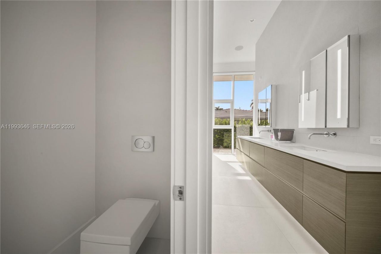 2815 NE 26th Pl , Fort Lauderdale, FL 33306 Photo