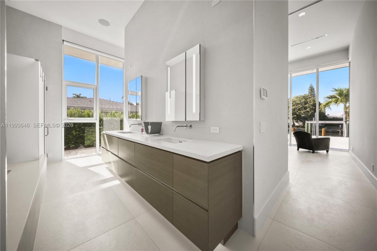 2815 NE 26th Pl , Fort Lauderdale, FL 33306 Photo