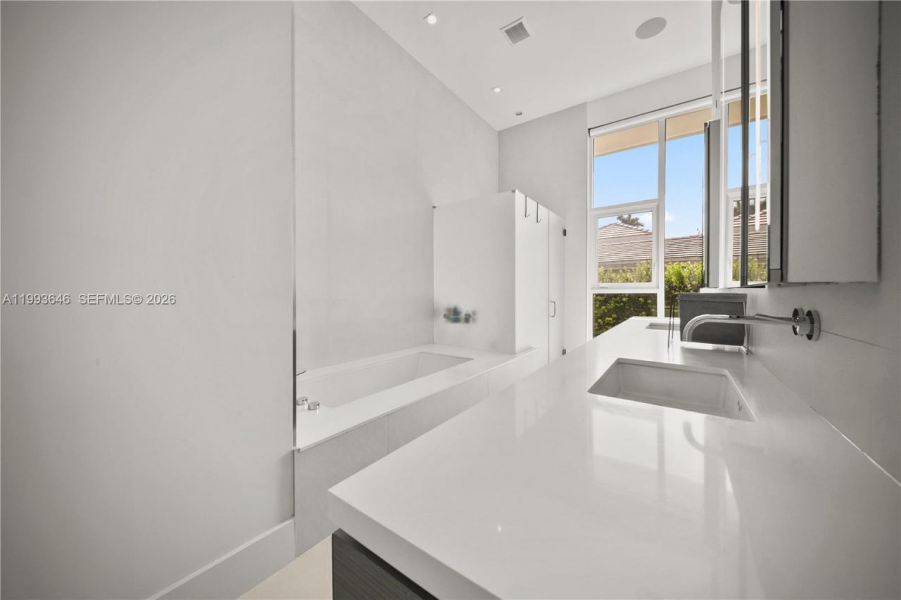 2815 NE 26th Pl , Fort Lauderdale, FL 33306 Photo