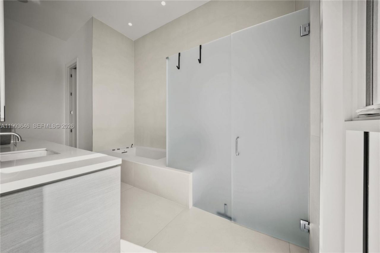 2815 NE 26th Pl , Fort Lauderdale, FL 33306 Photo