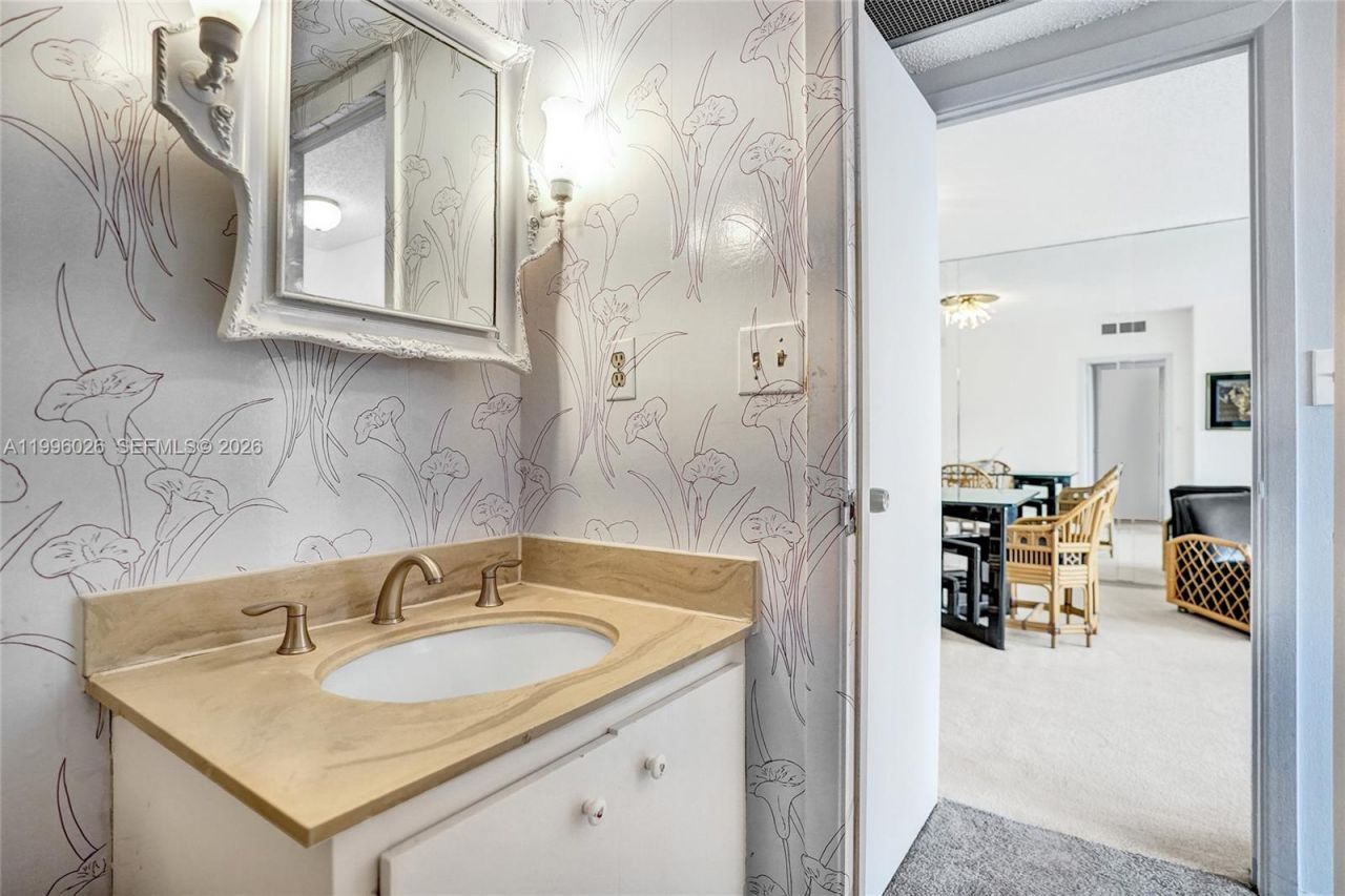 1985 S Ocean Dr , Unit 12A, Hallandale Beach, FL 33009 Photo