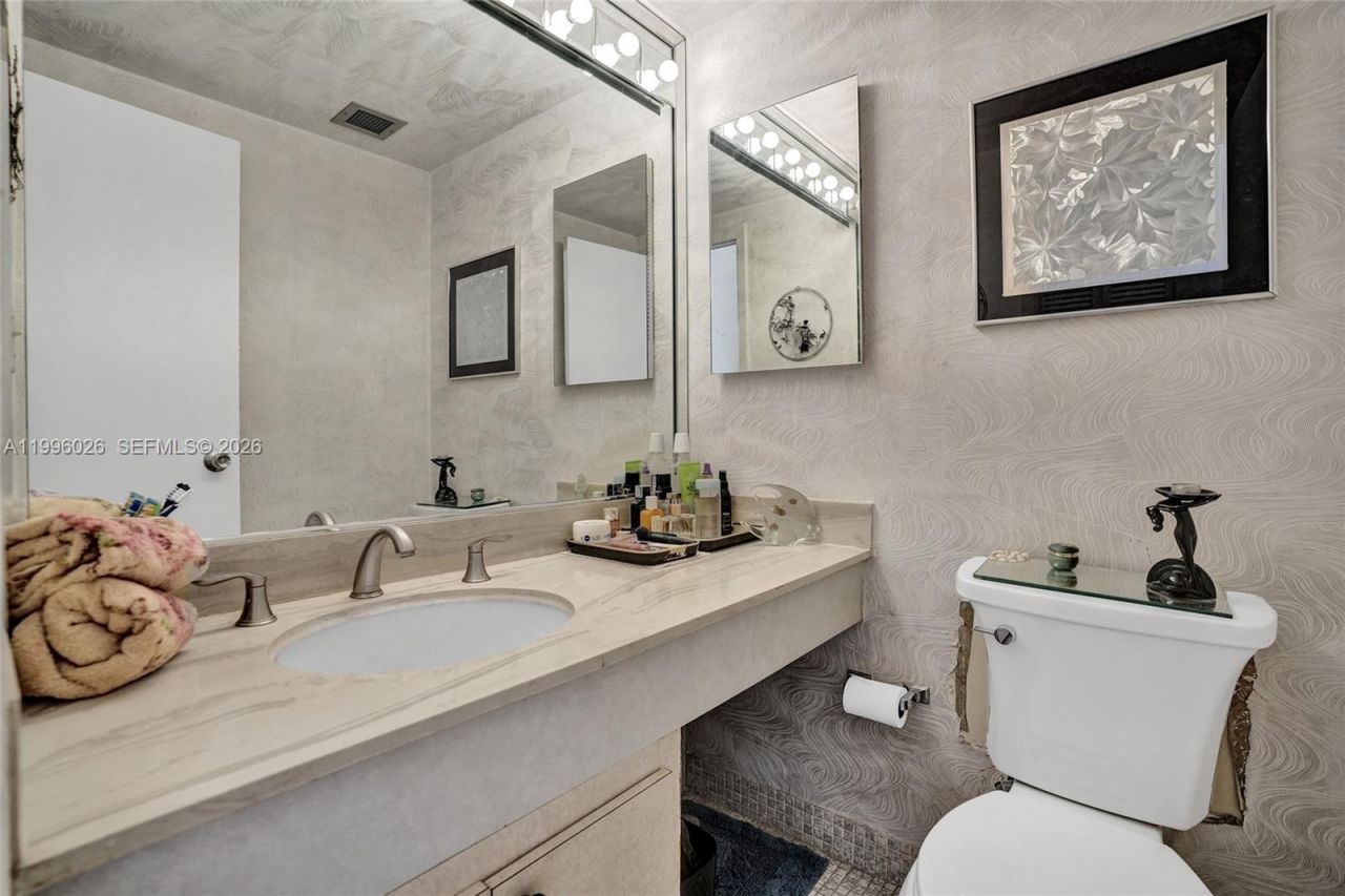 1985 S Ocean Dr , Unit 12A, Hallandale Beach, FL 33009 Photo