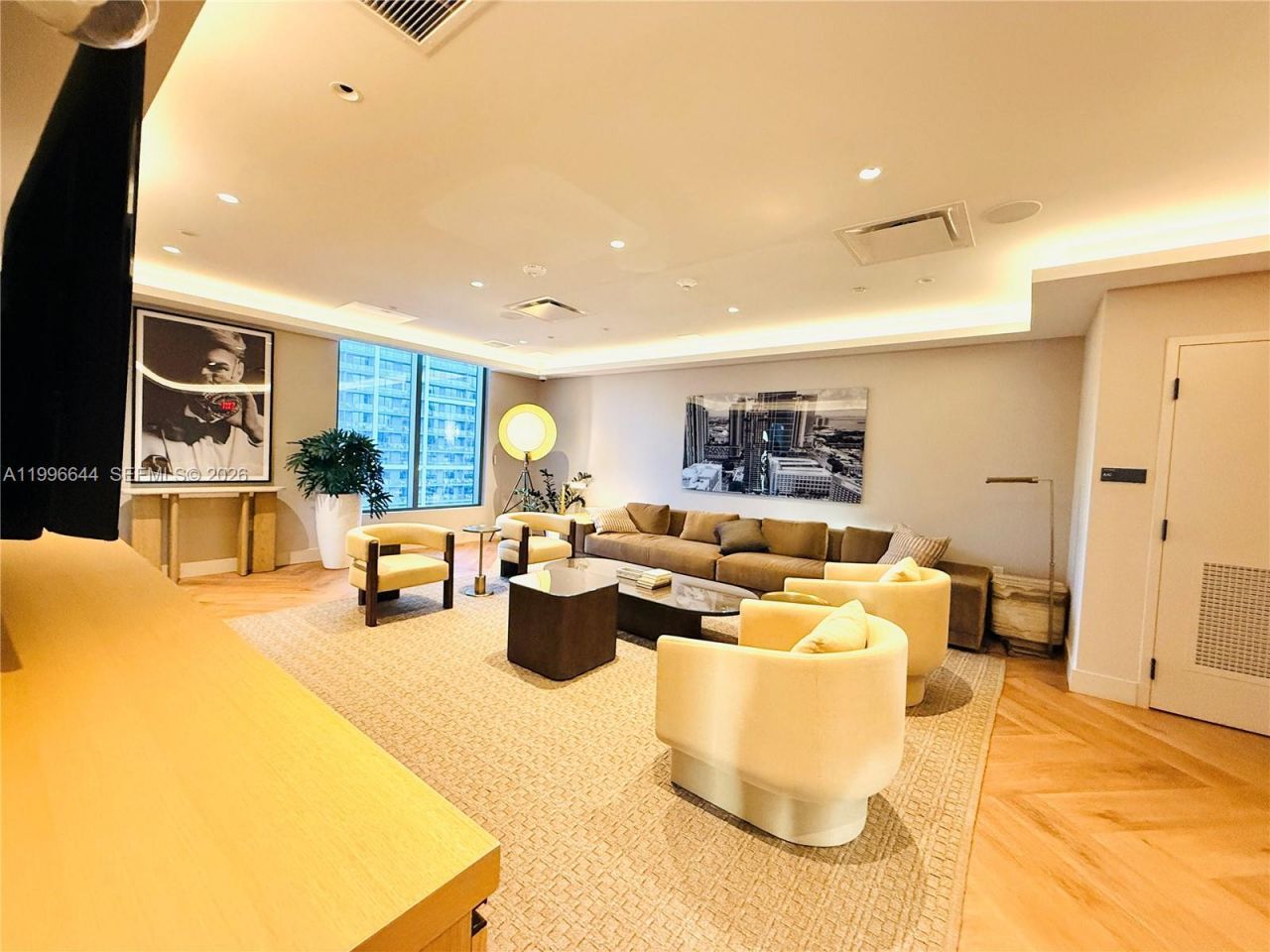 121 NE 5 St, Unit 901B, Miami, FL 33132 Photo