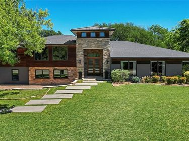 7037 Alpha Road, Dallas, TX 75240