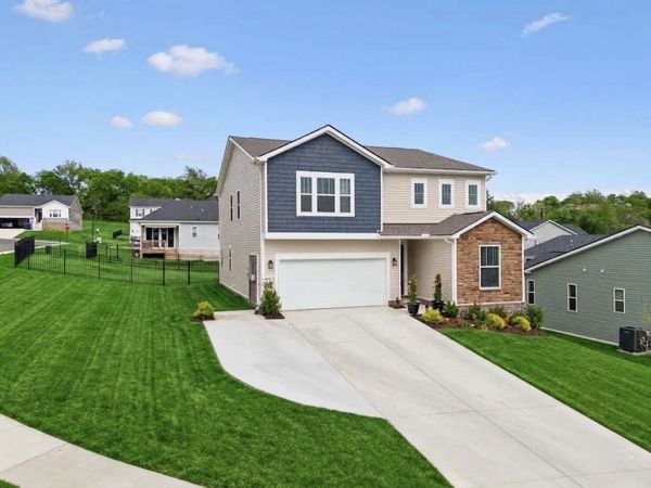 2982 Windstone Trl, Columbia, TN 38401