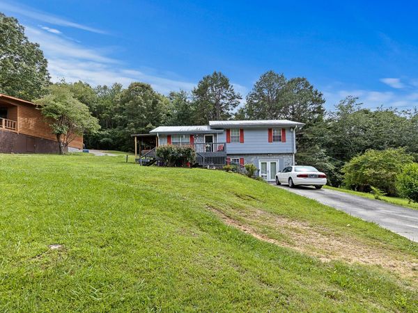 460 E Georgia Avenue , Whitwell, TN 37397