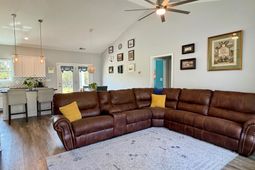 1066 Fox Bay Rd. photo 4