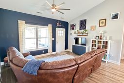 1066 Fox Bay Rd. photo 4