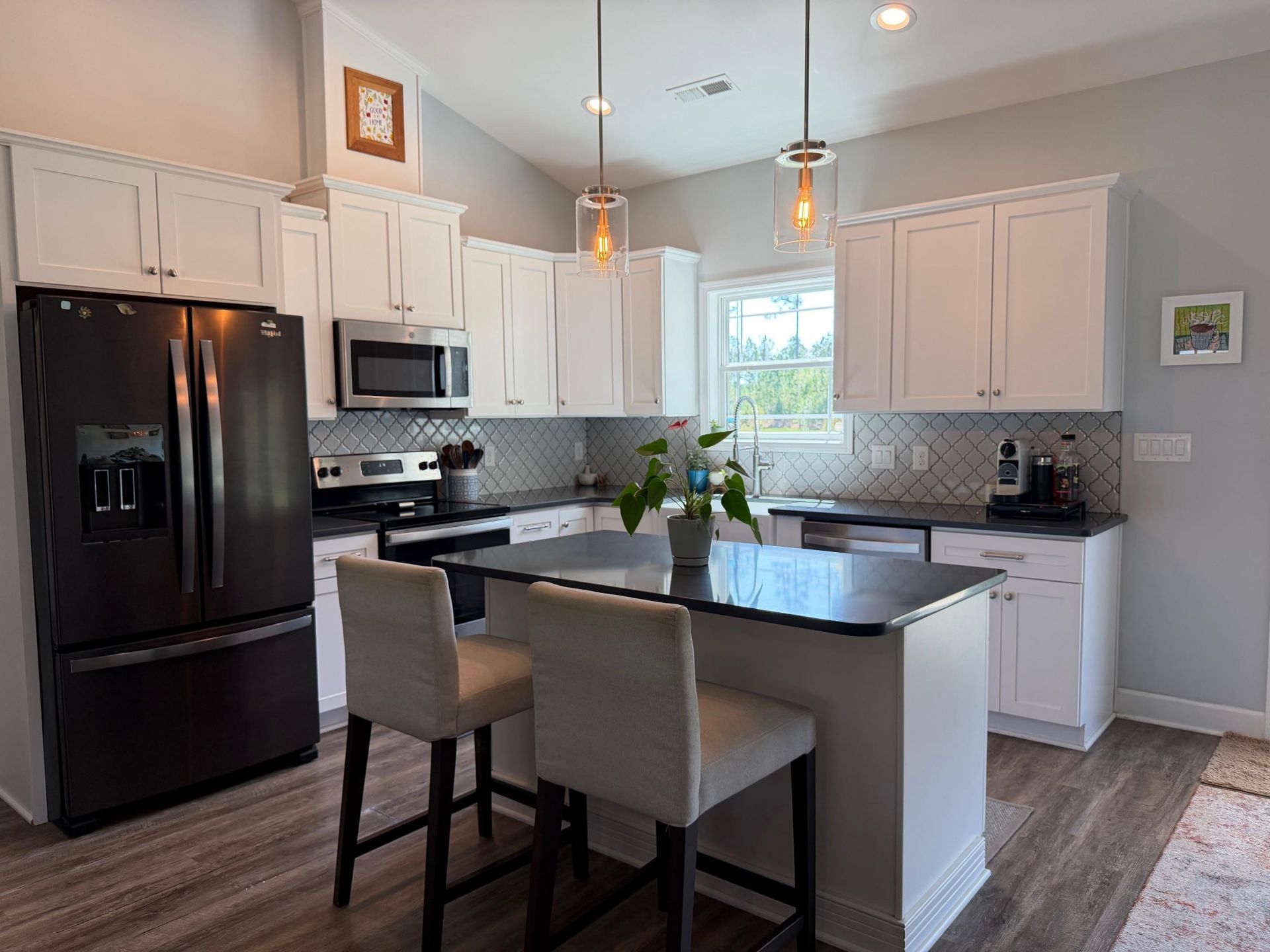 1066 Fox Bay Rd. Photo 6