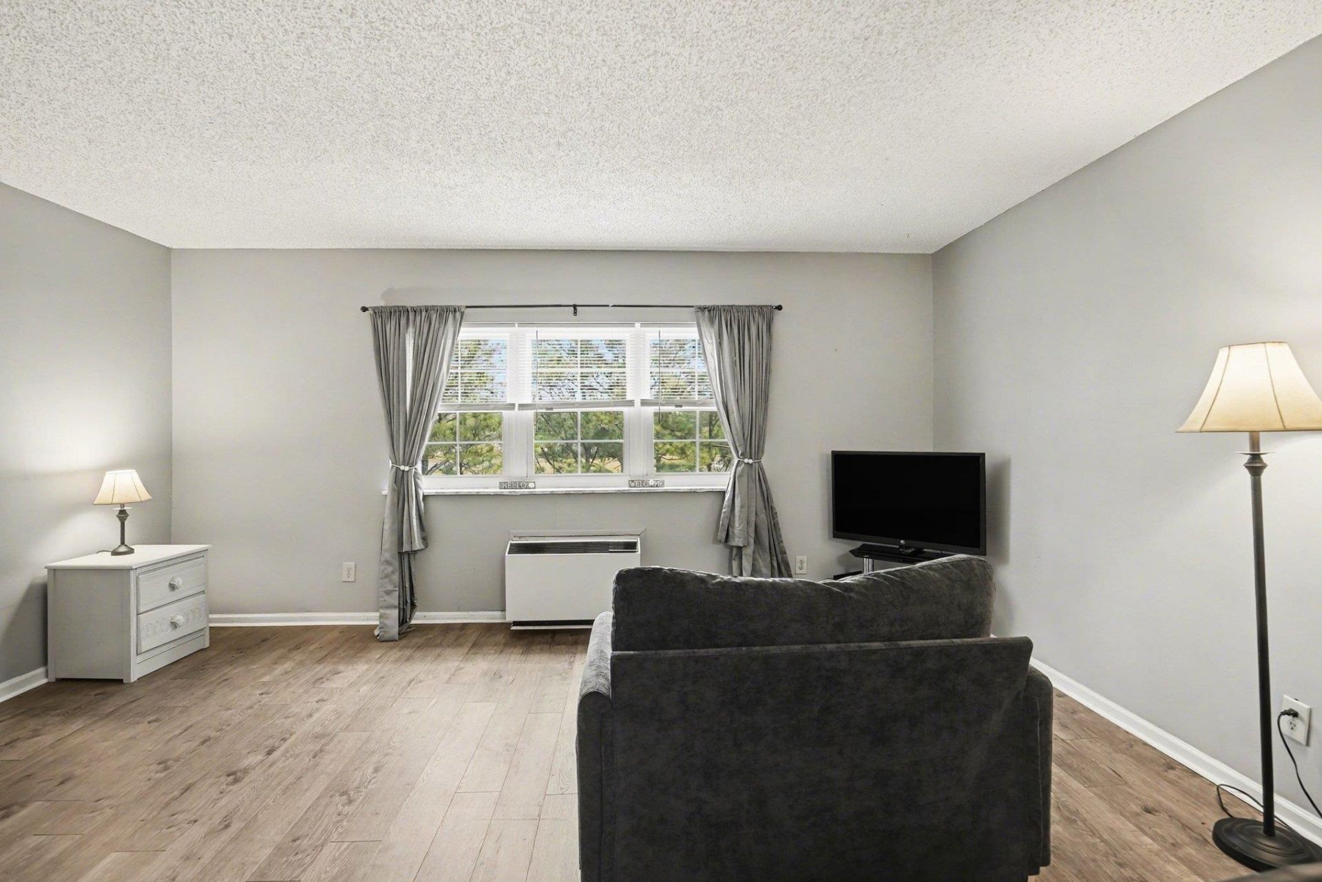 6850 Blue Heron Blvd. Photo 6