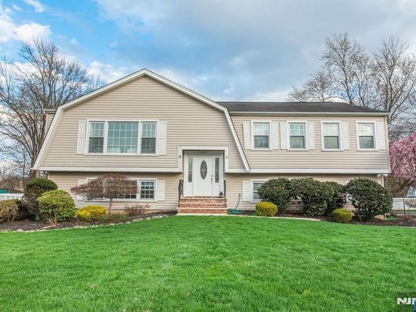 8 Cypress Court, FAIRFIELD, NJ 07004